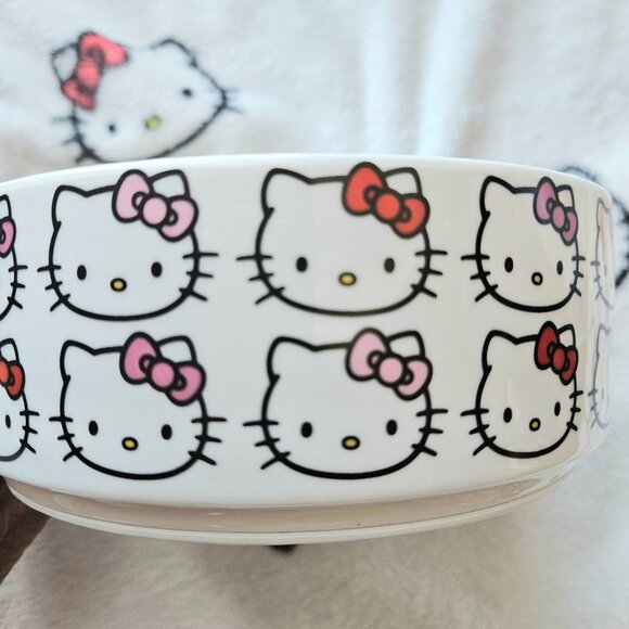 New Hello Kitty Large Dog/Pet Ceramic Bowl - Picture 3 of 4